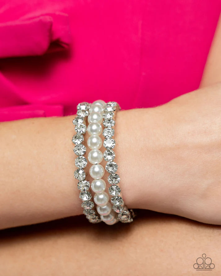 Paparazzi  Grandiose Glitz - White Bracelet